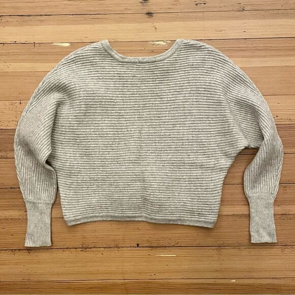 BCBGMAXAZRIA cropped ribbed knit sweater. Size M. - Picture 2 of 10